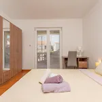 Stunning In Ugrinic With Wifi Apartmán Ugrinici