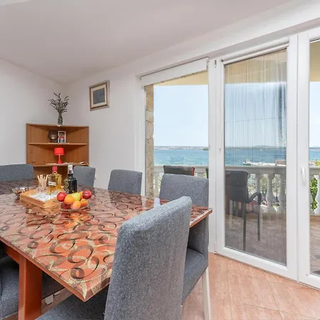 Apartmán Stunning In Ugrinic With Wifi *