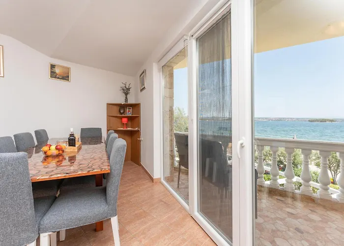 3 Bedroom Cozy In Ugrinic