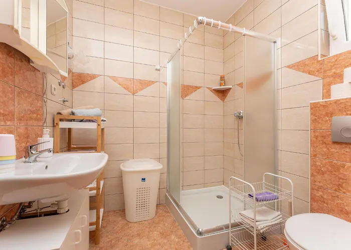 3 Bedroom Cozy In Ugrinic * Ugrinići
