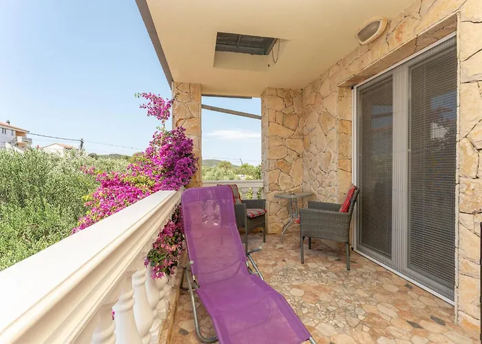 3 Bedroom Cozy In Ugrinic *