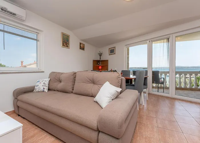 3 Bedroom Cozy In Ugrinic * Ugrinici