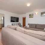 Apartment Stunning In Ugrinic With Wifi Ugrinici
