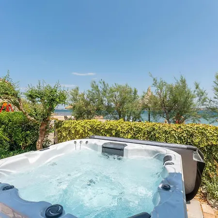Apartment Stunning In Ugrinic With Wifi Ugrinici