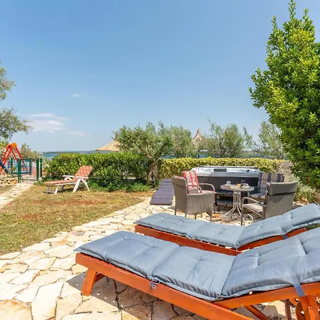 Apartment Stunning In Ugrinic With Wifi Ugrinici